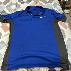 Nike blue and black dry fit men’s medium shirt. EUC